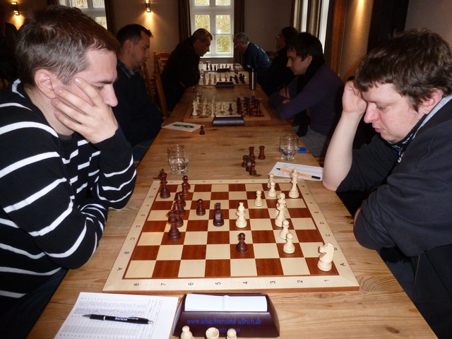 Finalpartie, links: Nationalspieler GM Alexandar Kovacević, Kirchweyhe - Fabian Stotyn, Nordhorn-Blanke (rechts).